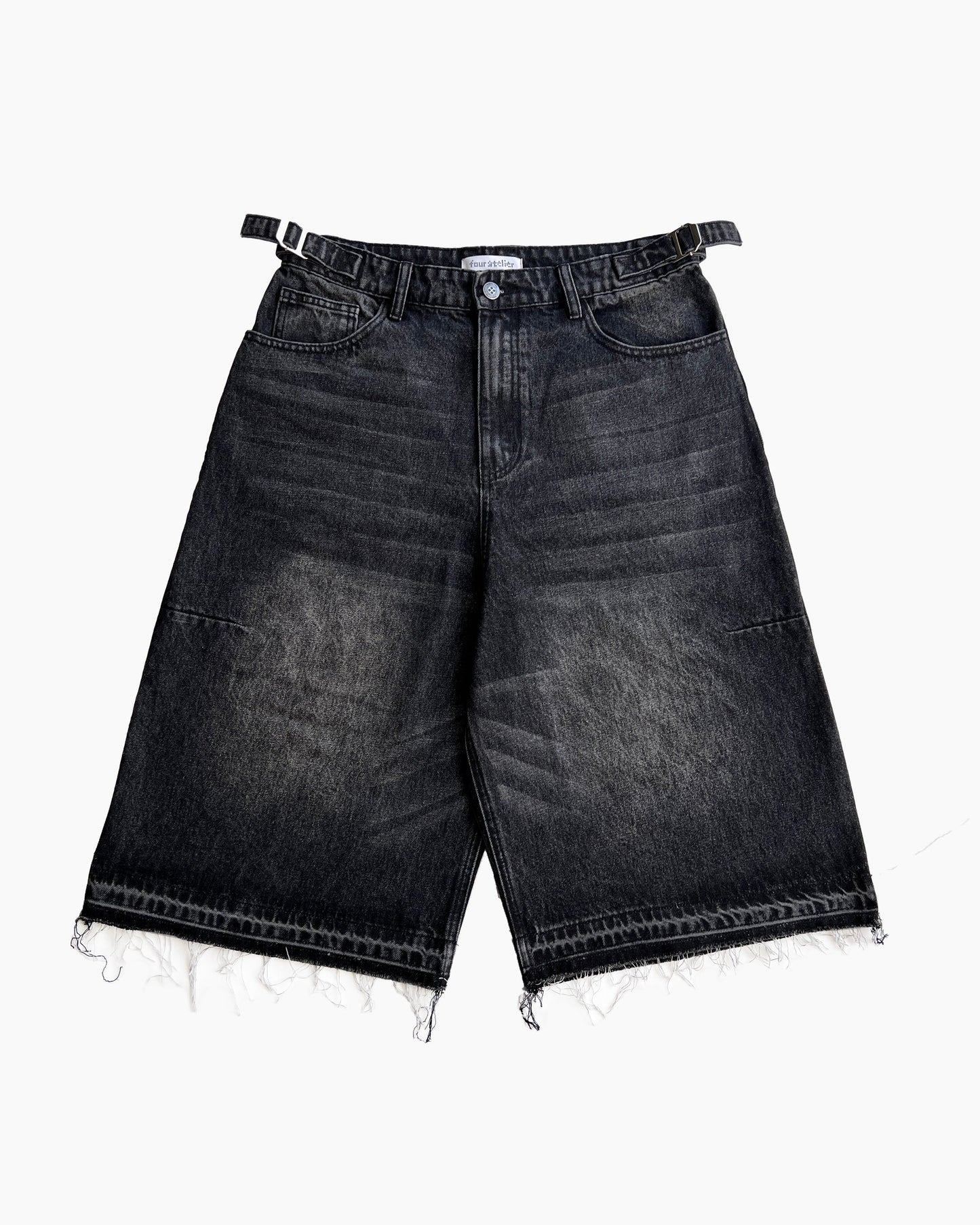 JUKU KAPRI SHORTS